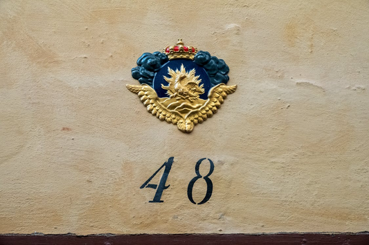 Why Your Family Crest May Look Different Online