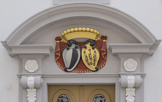 Mantling: The Decorative Side of Coats of Arms